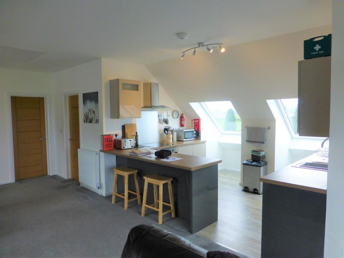 Gerycastell Luxury Holiday Apartment With Stunning Views & Ev Station Point 卡马森 外观 照片