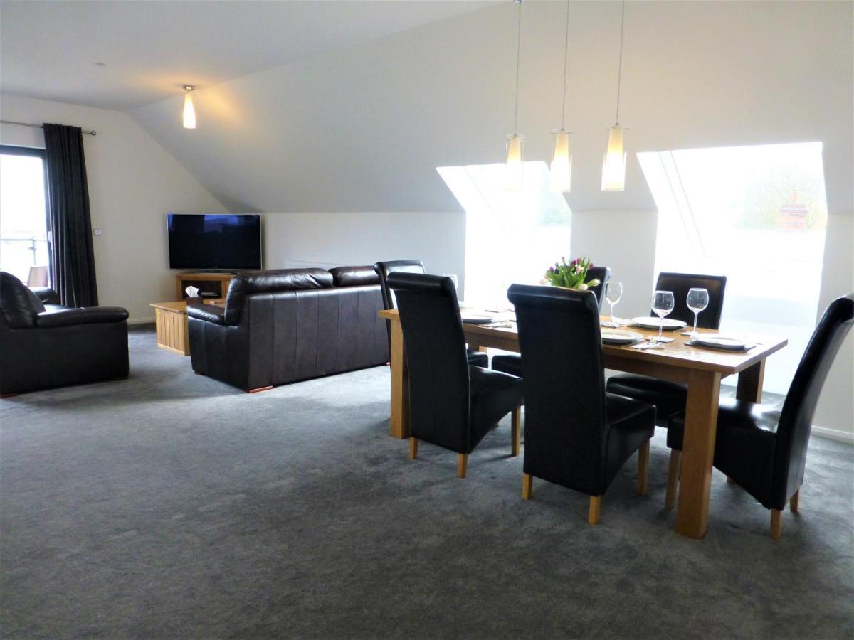 Gerycastell Luxury Holiday Apartment With Stunning Views & Ev Station Point 卡马森 外观 照片
